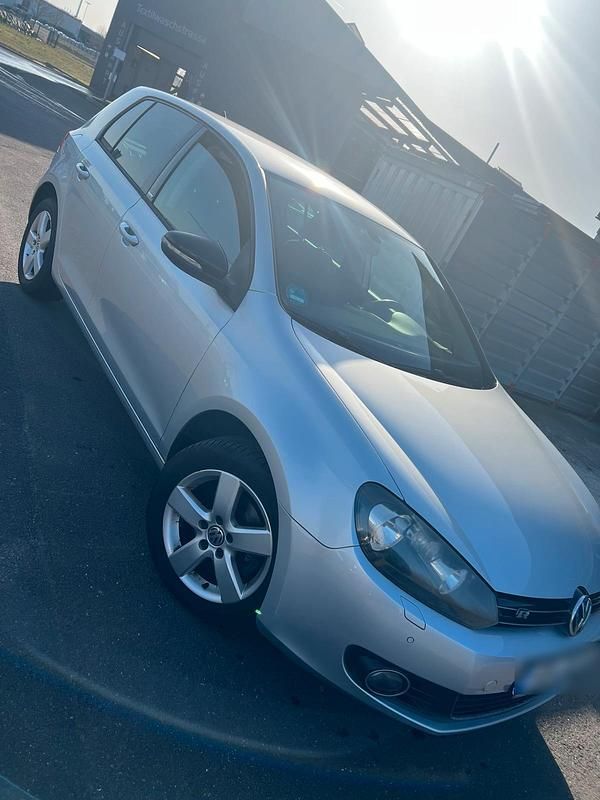 Gebraucht VW Golf VI 105 PS (77 kW) 2011 Grau Kleinwagen