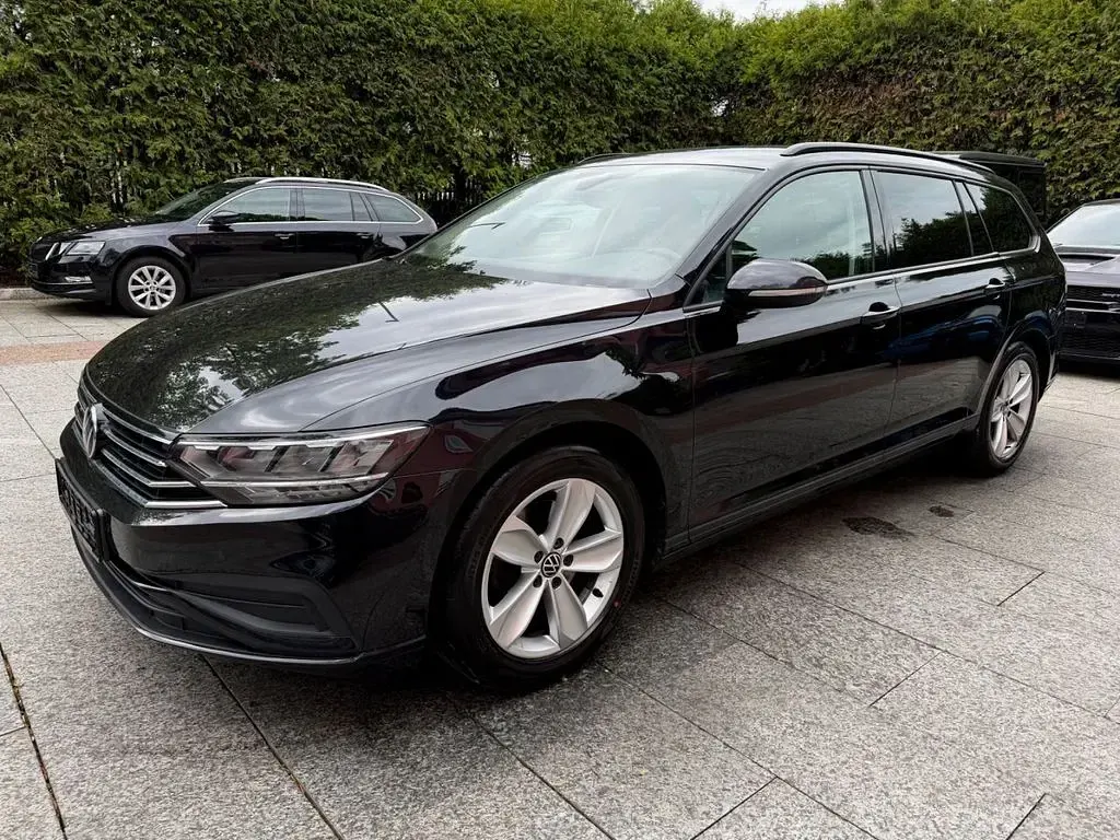 Gebraucht VW Passat 150 PS (110 kW) 2022 Schwarz Kombi