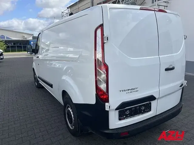 Używany Ford Transit Custom Trend 105 KM (77 kW) 2021 Biały Minivan