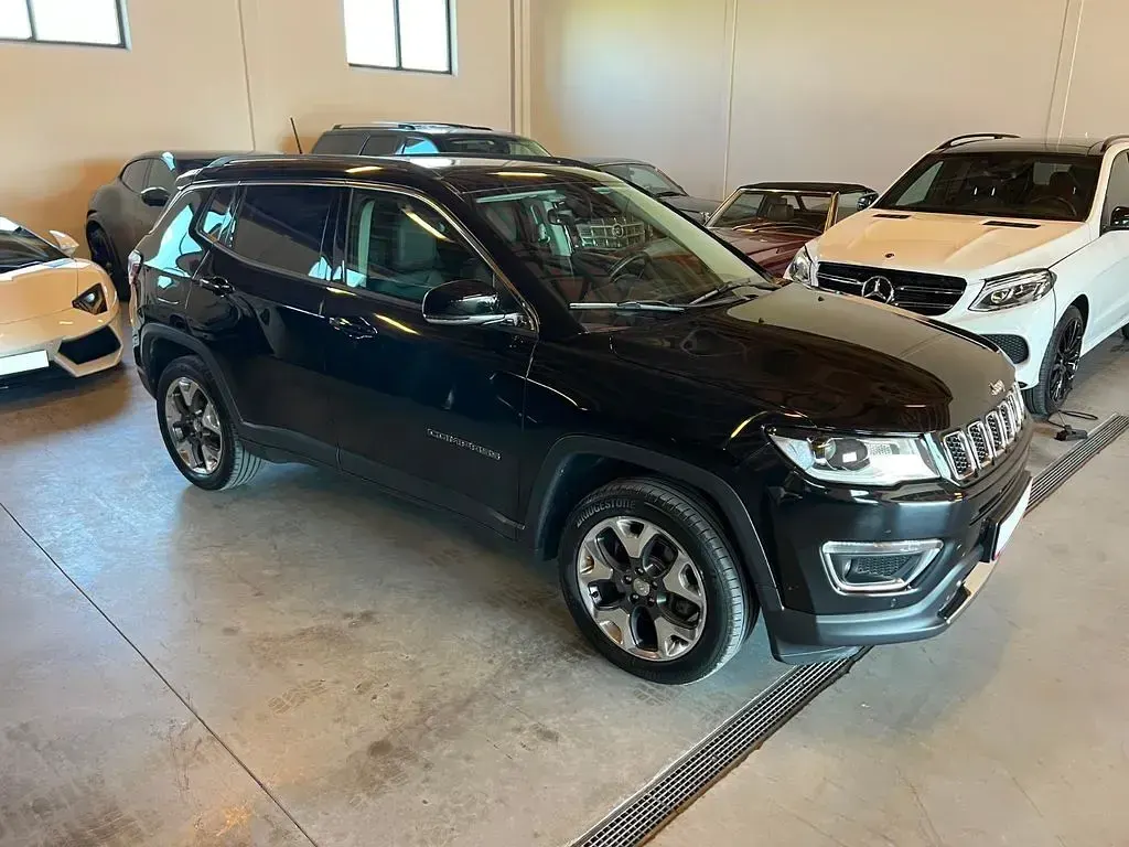 Gebraucht Jeep Compass Limited 170 PS (125 kW) 2017 Schwarz SUV