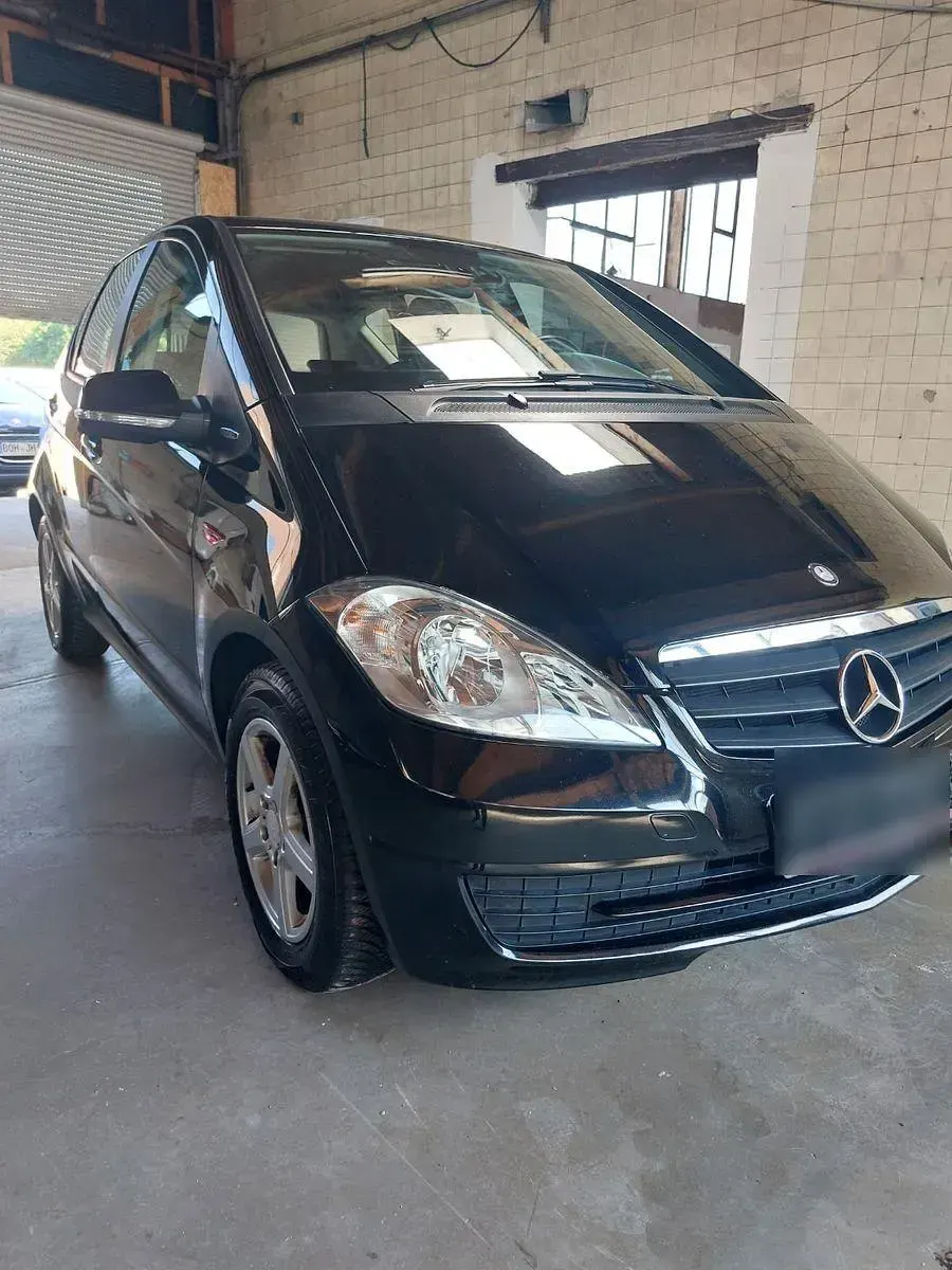 Gebraucht Mercedes A160 95 PS (69 kW) 2011 Schwarz Kleinwagen