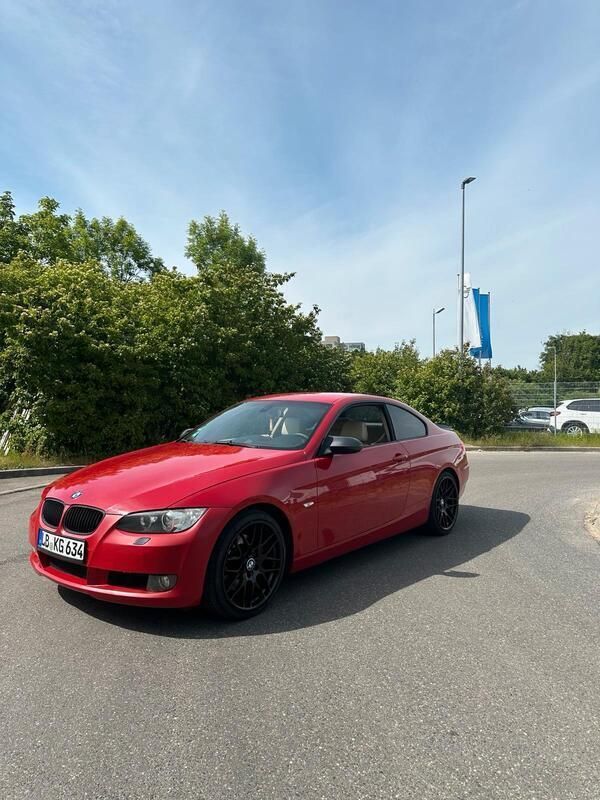 Rot Gebraucht 2007 BMW 325 Coupé | 14.900 € - Bild 1/4