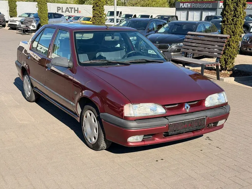 Brugt Renault 19 73 HK (53 kW) 1995 Rød Sedan