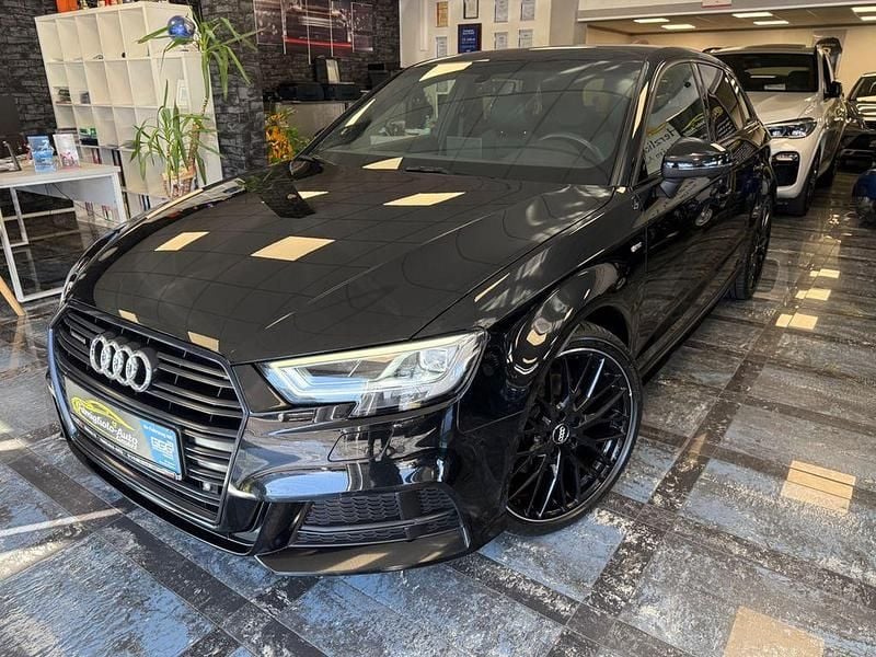 Schwarz Gebraucht 2020 Audi A3 Sportback S-Line Limousine | 24.950 € (Guter Preis) - Bild 1/4