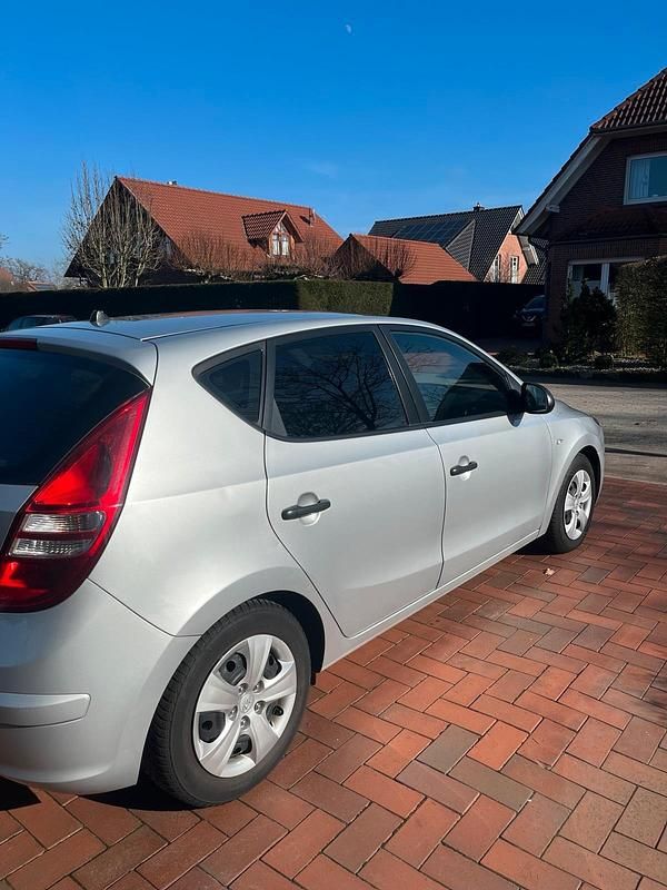 Gebraucht Hyundai i30 Classic 109 PS (80 kW) 2009 Grau Kleinwagen