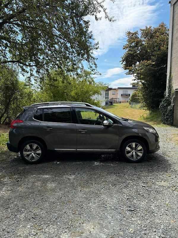 Gebraucht Peugeot 2008 Allure 120 PS (88 kW) 2013 Grau SUV