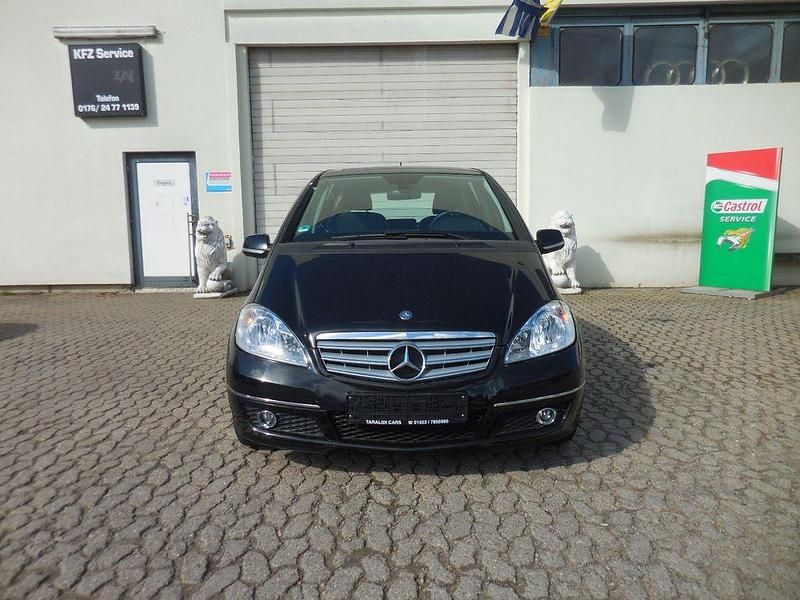 Gebraucht Mercedes A160 95 PS (69 kW) 2011 Schwarz Limousine