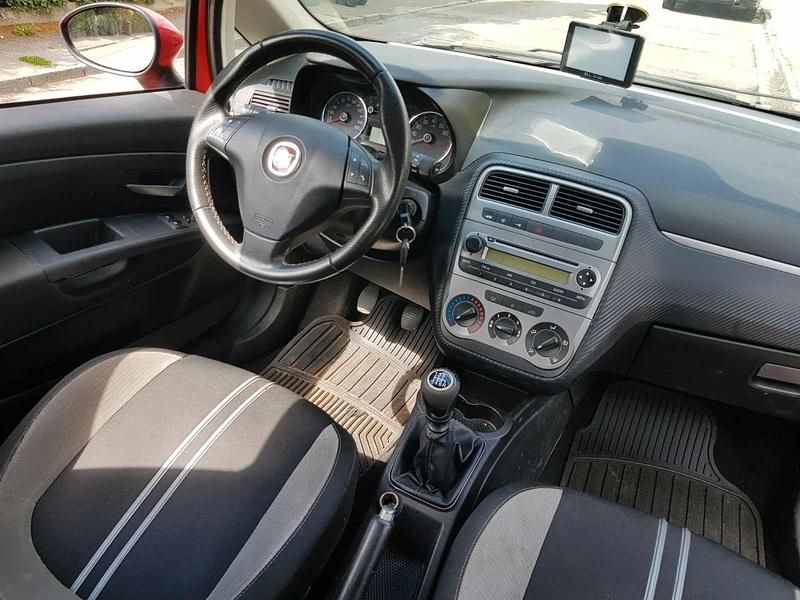 Gebraucht Fiat Grande Punto 95 PS (69 kW) 2009 Rot Kleinwagen