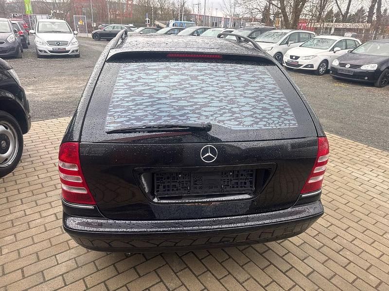 Gebraucht Mercedes C180 143 PS (105 kW) 2006 Schwarz Kombi
