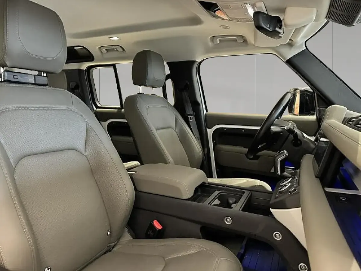 Gebraucht Land Rover Defender SE 252 PS (185 kW) 2022 Fuji white SUV