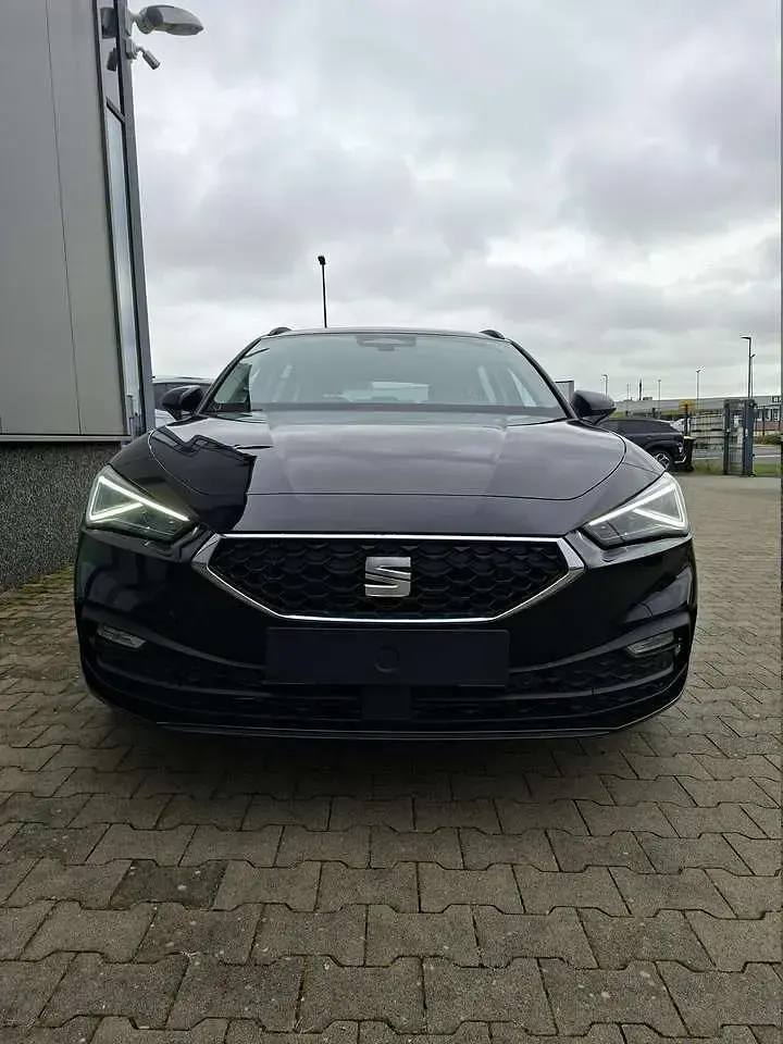 Neu Seat Leon Style 116 PS (85 kW) 2026 Metalliclackierung nachts... Kombi