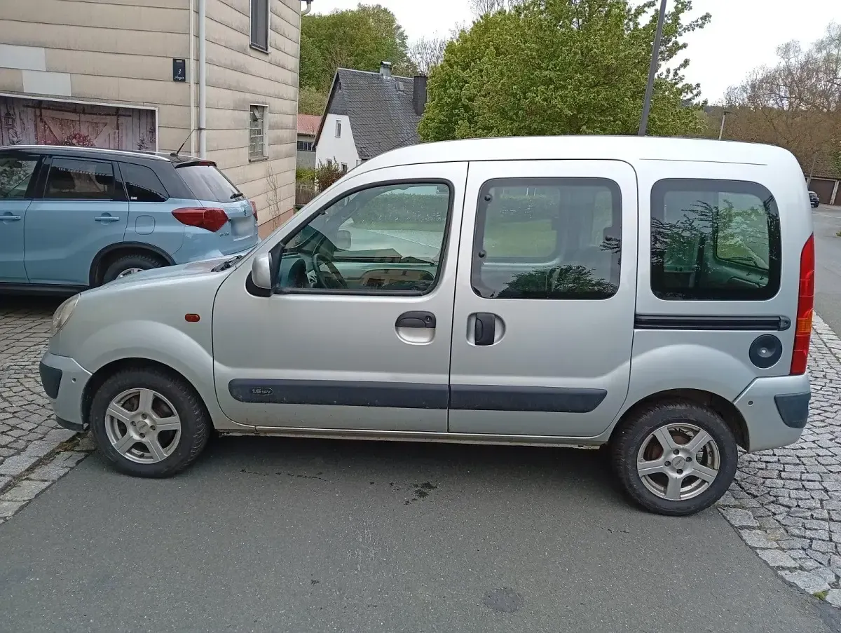 Gebraucht Renault Kangoo 95 PS (69 kW) 2005 Silber Van / Kleinbus