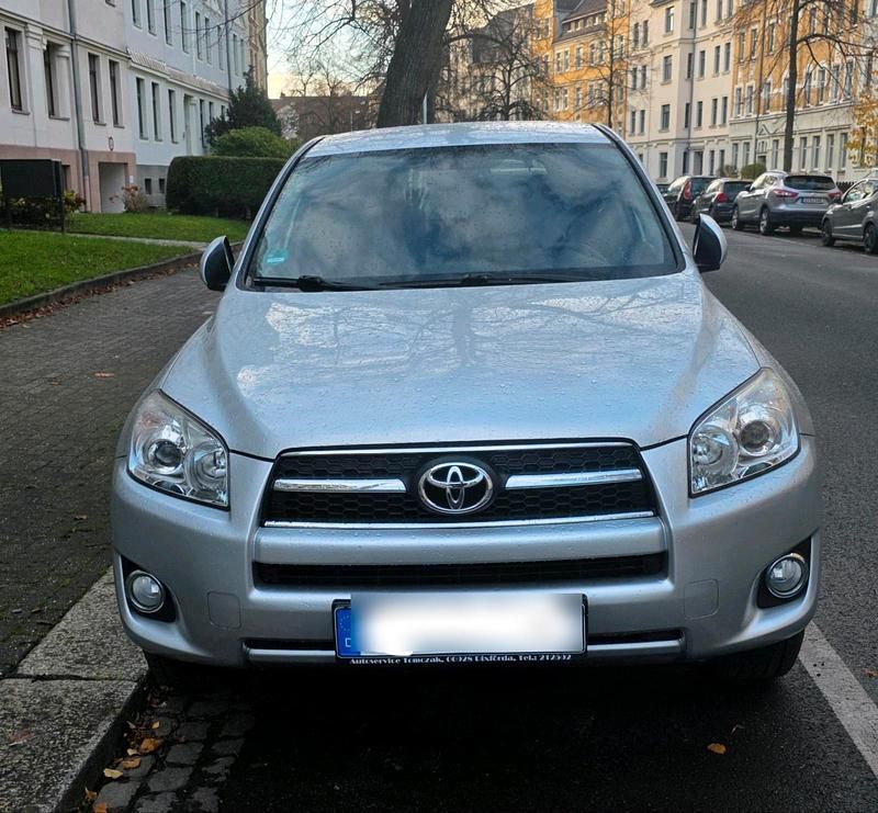 Grau Gebraucht 2009 Toyota RAV4 SUV | 8.700 € (Fairer Preis) - Bild 1/4