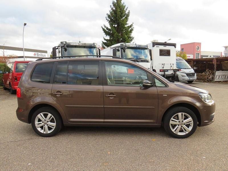 Gebraucht VW Touran Match 150 PS (110 kW) 2012 Braun Van / Kleinbus