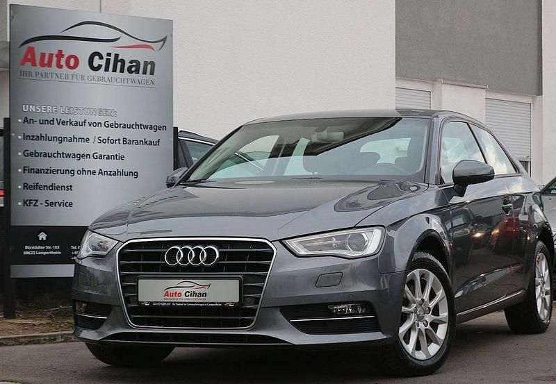 Grau Gebraucht 2016 Audi A3 Attraction Limousine | 12.490 € (Fairer Preis) - Bild 1/4