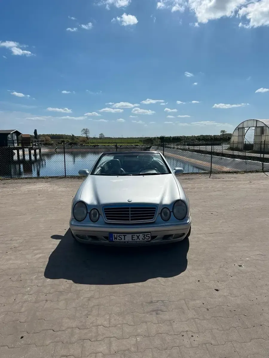 Gebraucht Mercedes CLK320 218 PS (160 kW) 1999 Silber Cabrio