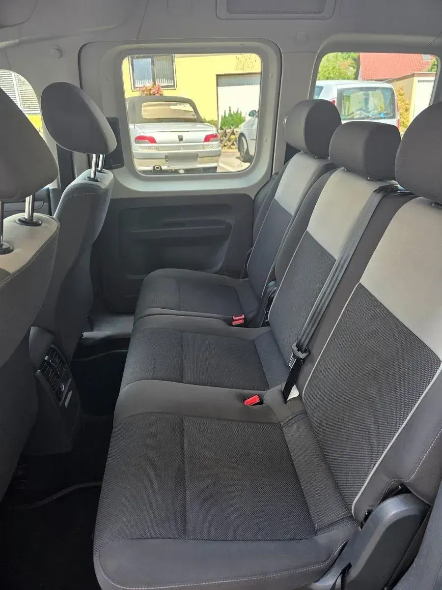 Gebraucht VW Caddy Trendline 102 PS (75 kW) 2010 Violet Van / Kleinbus