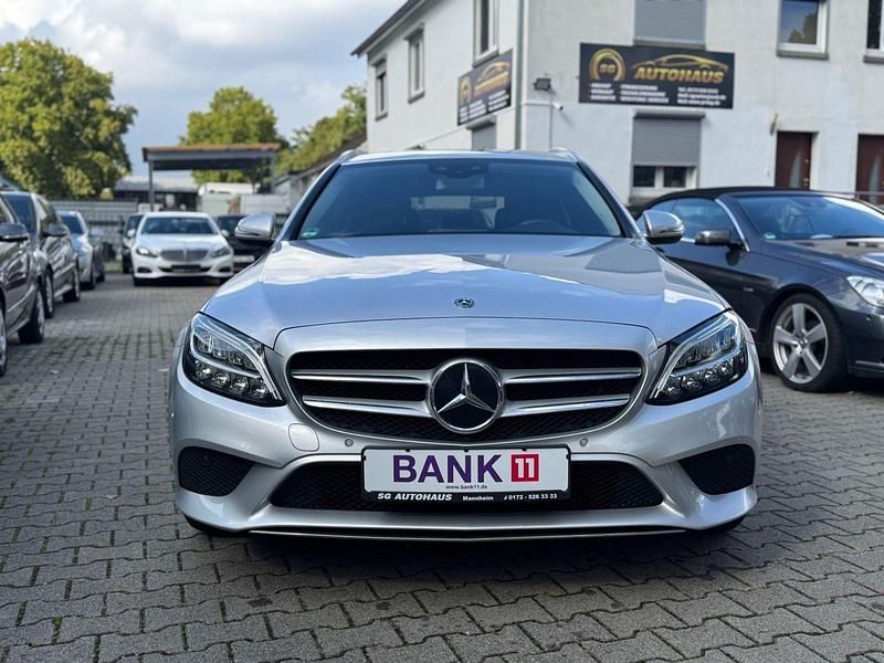 Silber Gebraucht 2018 Mercedes C200 Kombi | 17.999 € (Teuer) - Bild 1/4