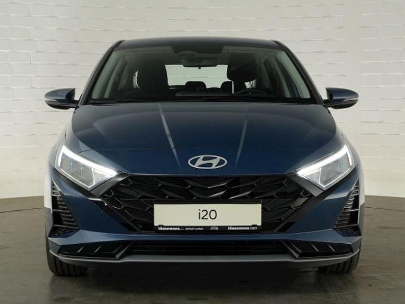 Neu Hyundai i20 Trend 101 PS (74 kW) 2025 Blau Kleinwagen