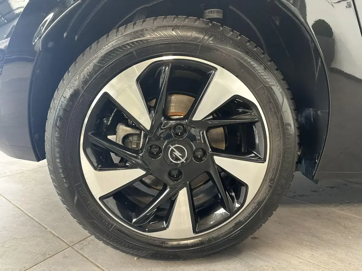 Gebraucht Opel Corsa-e 114 kW (156 PS) 2024 Schwarz Kleinwagen