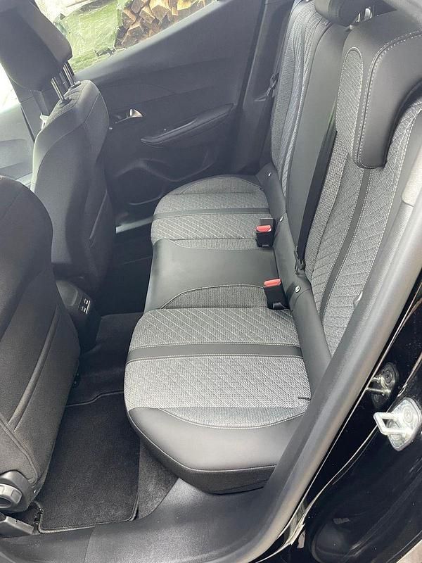 Gebraucht Peugeot 2008 Allure 131 PS (96 kW) 2024 Grau SUV