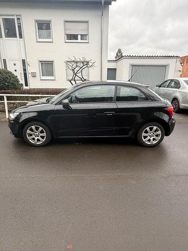 Gebraucht Audi A1 105 PS (77 kW) 2012 Schwarz Kleinwagen