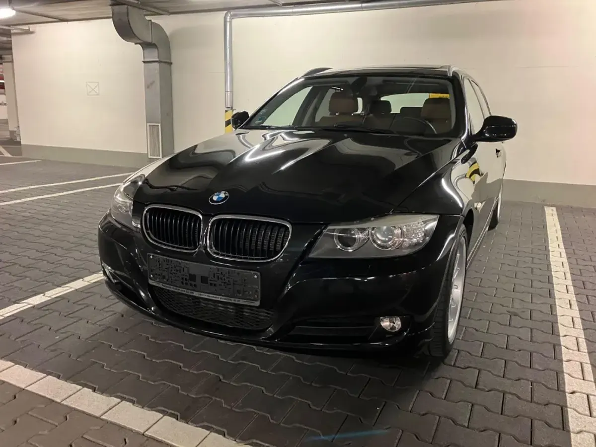 Gebraucht BMW 320 Comfort Edition 184 PS (135 kW) 2012 Schwarz Kombi