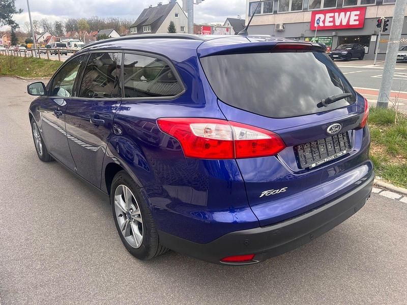 Gebraucht Ford Focus SYNC Edition 140 PS (102 kW) 2014 Blau Kombi