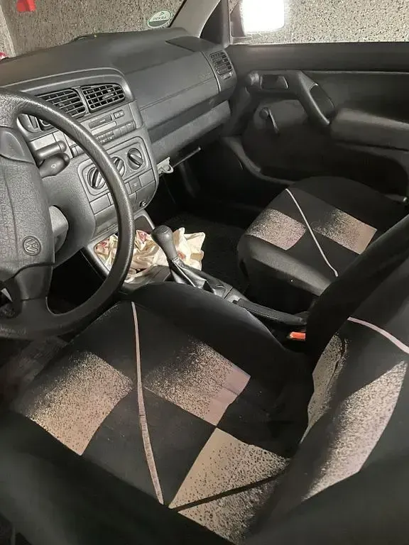 Używany VW Jetta 90 KM (66 kW) 1993 Szary Sedan/Limuzyna