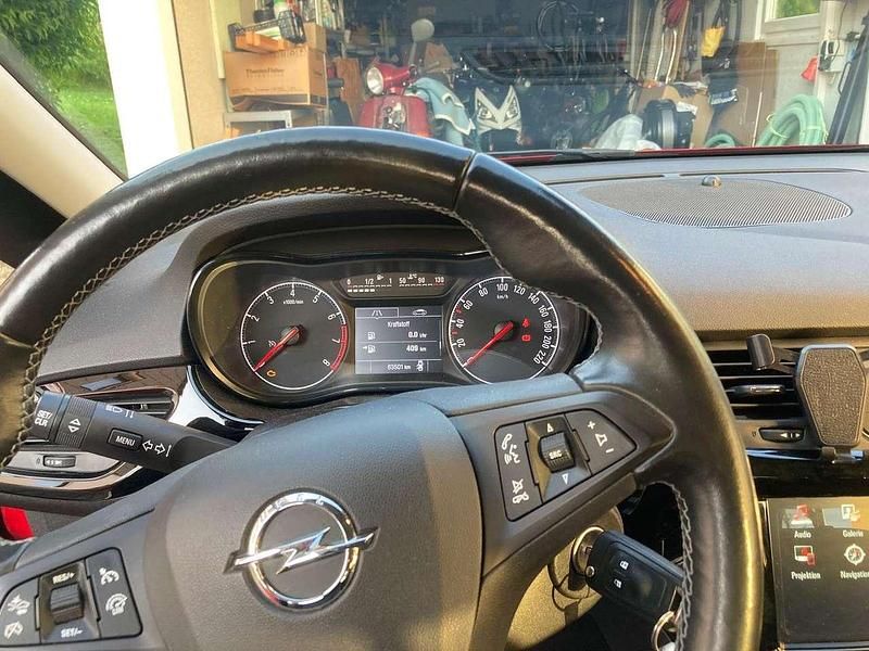 Second-hand Opel Corsa Active 101 CP (74 kW) 2018 Roșu Berlinǎ