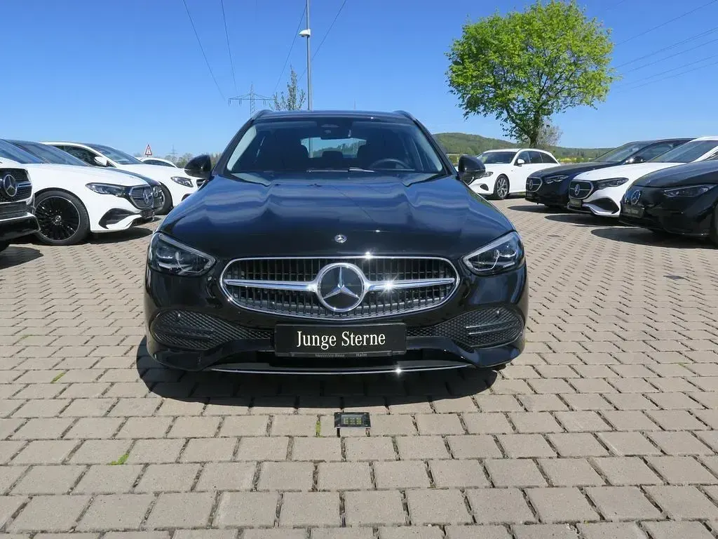 Gebraucht Mercedes C200 Avantgarde 204 PS (150 kW) 2025 Schwarz Limousine