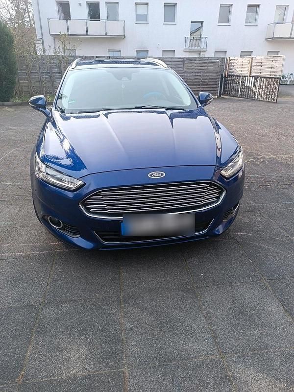 Second-hand Ford Mondeo 218 CP (160 kW) 2018 Albastru Break