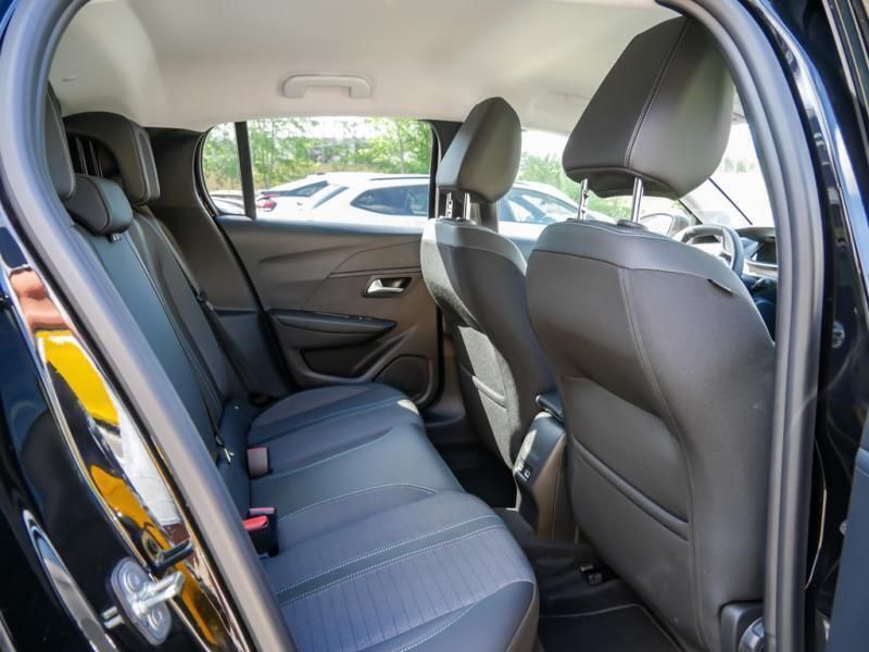 Gebraucht Peugeot e-208 Allure 100 kW (136 PS) 2023 Schwarz Kleinwagen