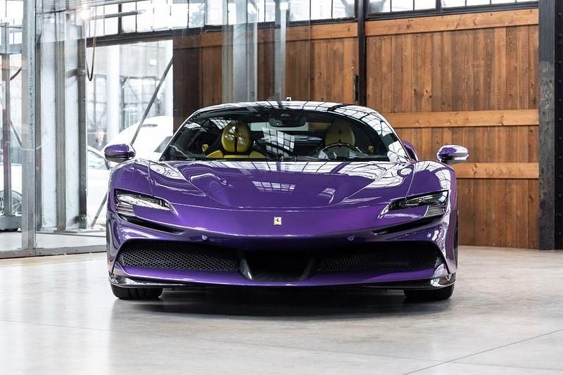 Gebraucht Ferrari SF90 999 PS (734 kW) 2024 Violett Coupé