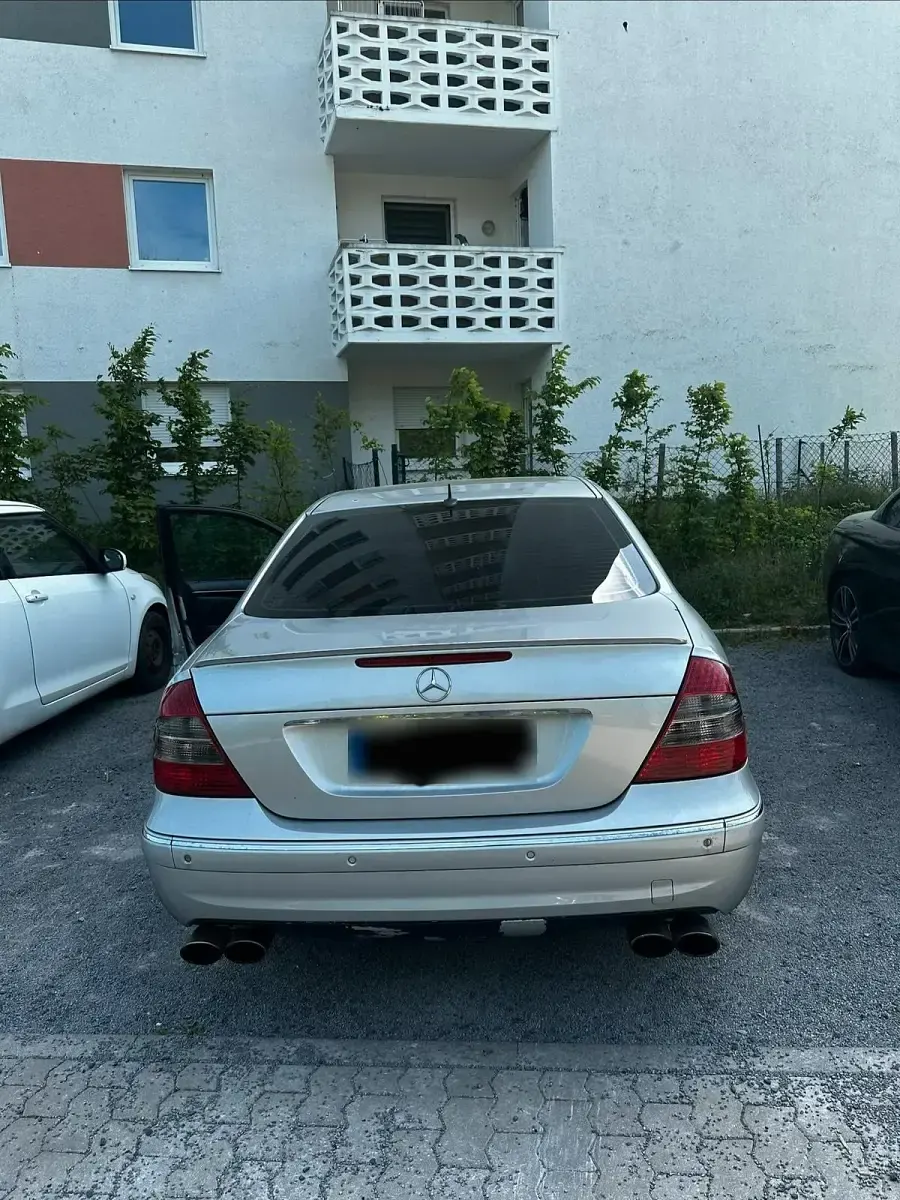 Brugt Mercedes E500 306 HK (225 kW) 2003 Sølv Sedan