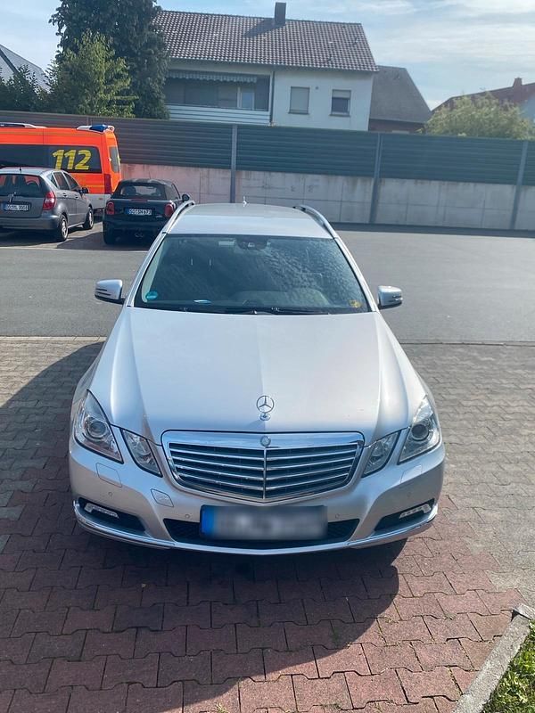 Silber Gebraucht 2010 Mercedes E200 Elegance Kombi | 6.500 € (Superpreis) - Bild 1/4