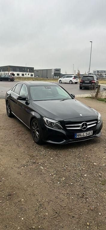 Schwarz Gebraucht 2017 Mercedes C200 Edition Limousine | 16.700 € (Guter Preis) - Bild 1/4