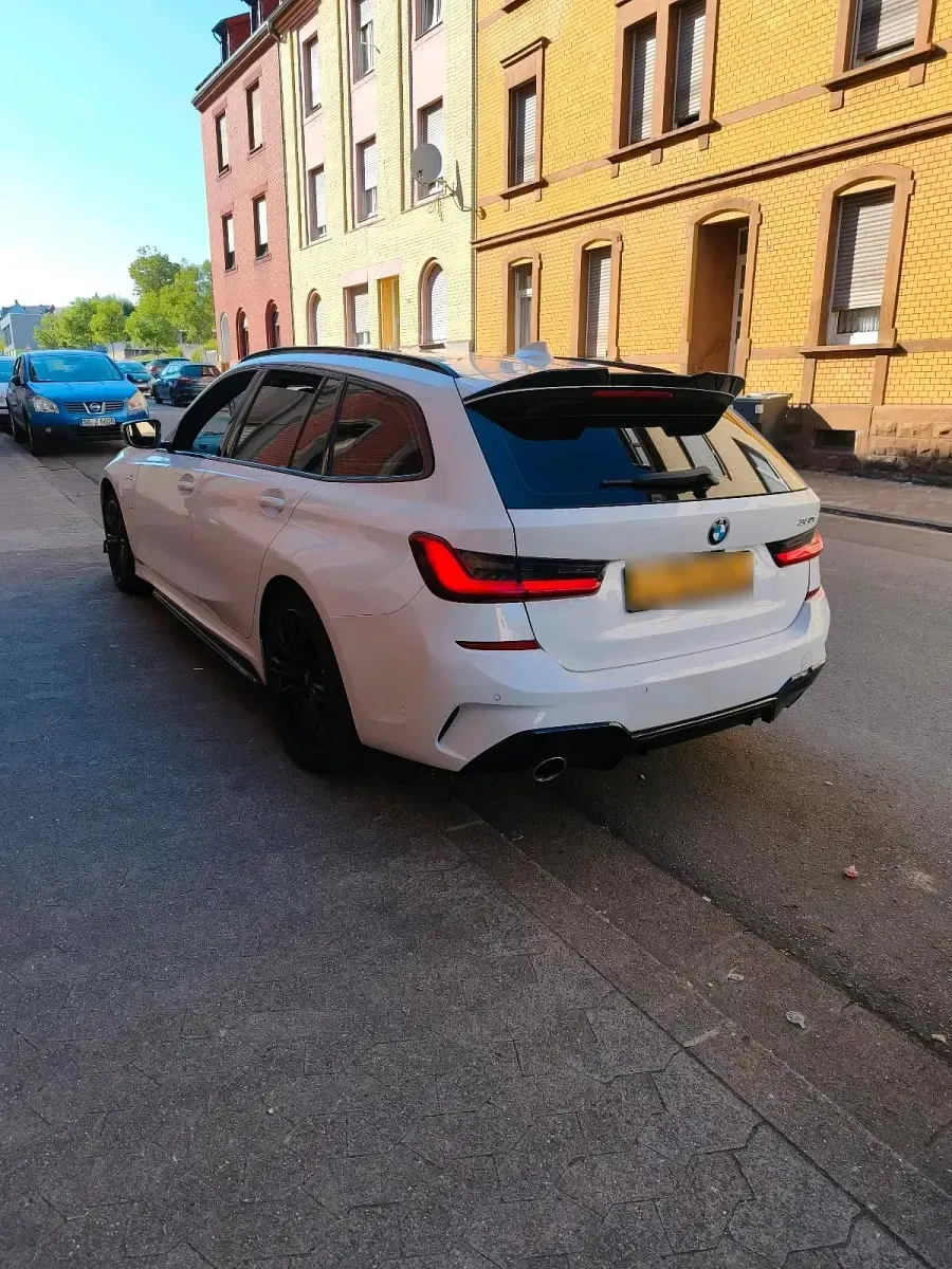 Gebraucht BMW 330 M Sport 305 PS (224 kW) 2021 Weiß Kombi