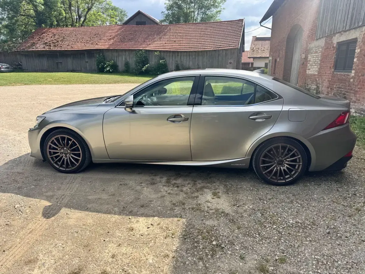 Gebraucht Lexus IS300 Luxury Line 223 PS (164 kW) 2016 Grau Limousine