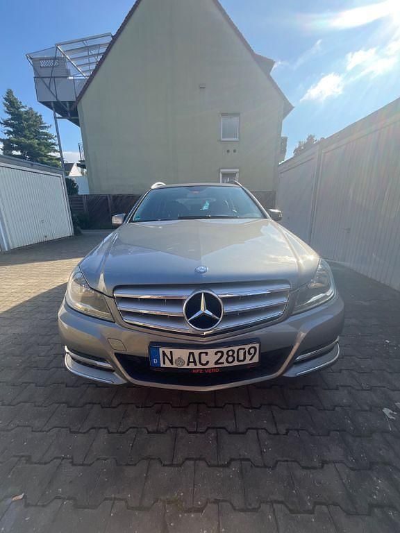 Silber Gebraucht 2012 Mercedes C180 Avantgarde Limousine | 8.300 € (Guter Preis) - Bild 1/4