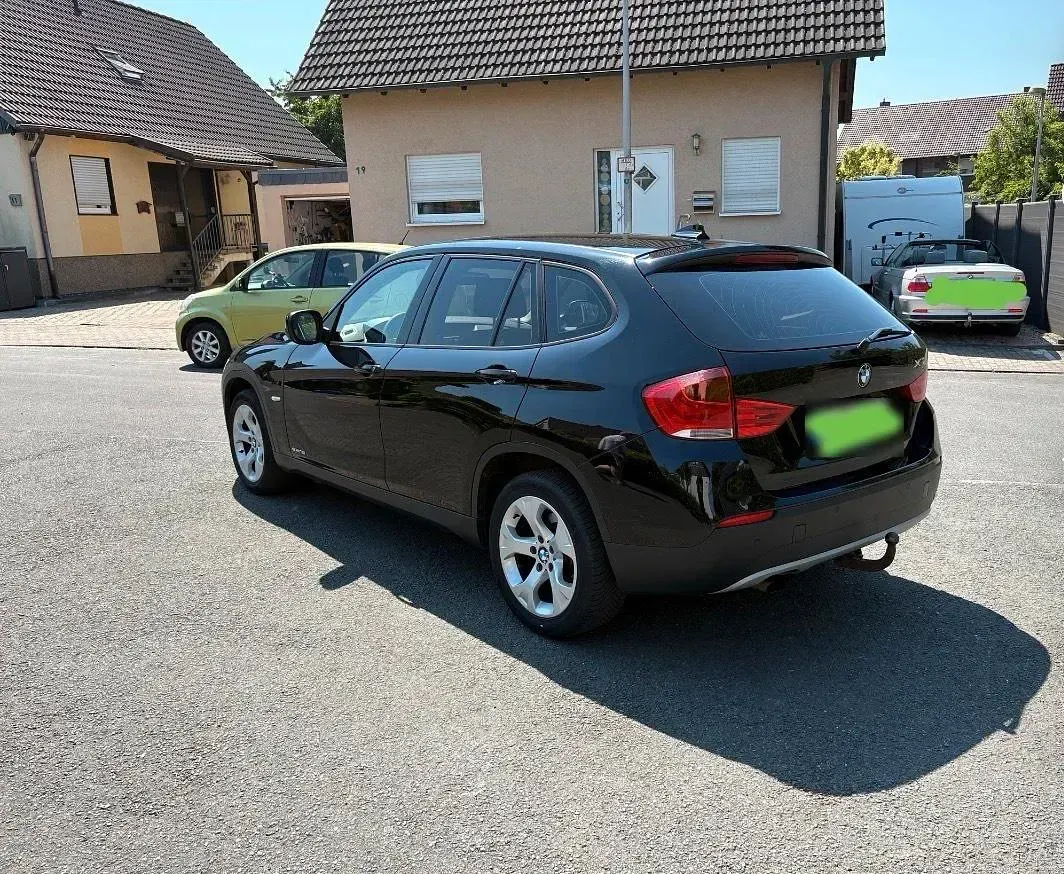 Gebraucht BMW X1 150 PS (110 kW) 2012 Schwarz SUV
