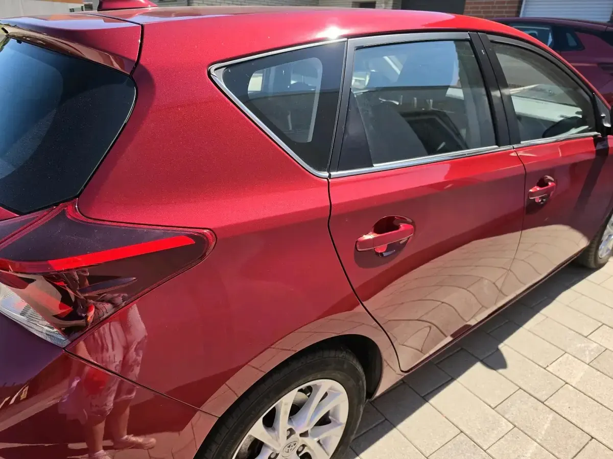 Gebraucht Toyota Auris Edition-S 116 PS (85 kW) 2017 Rot Limousine