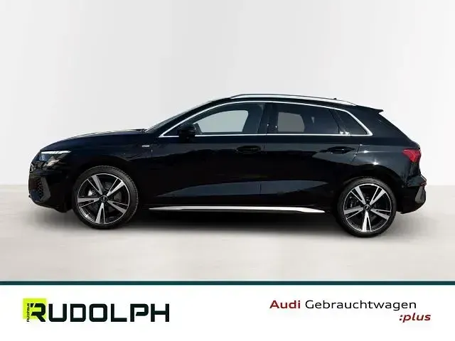 Używany Audi A3 S-Line 204 KM (150 kW) 2022 Czarny Sedan/Limuzyna