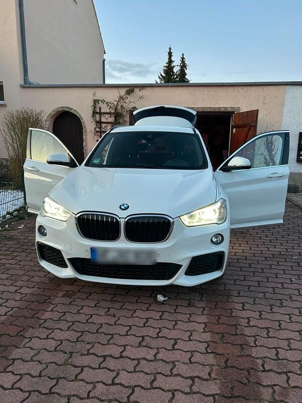 Weiß Gebraucht 2018 BMW X1 M Sport SUV | 20.500 € (Guter Preis) - Bild 1/4