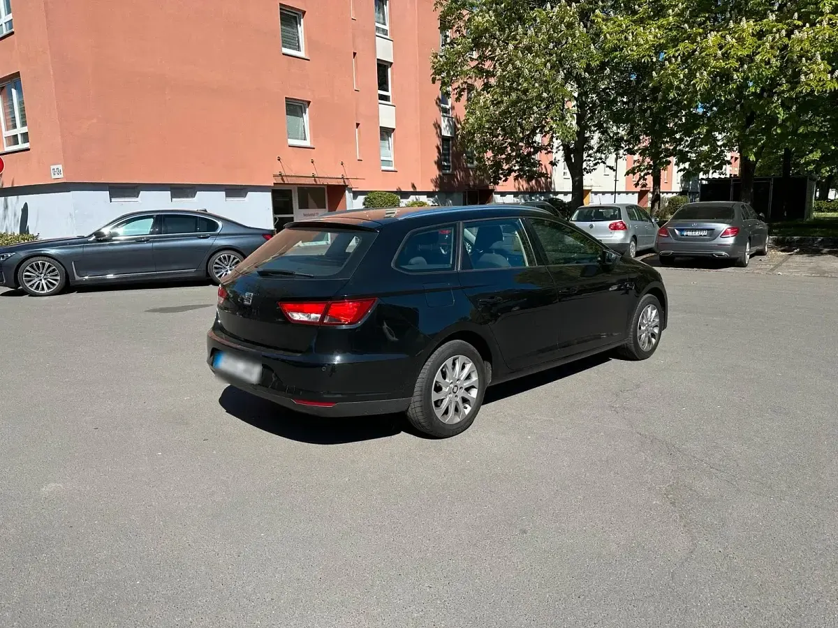 Second-hand Seat Leon ST 110 CP (80 kW) 2016 Negru Break