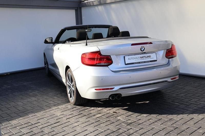 Gebraucht BMW 230 Sport Line 252 PS (185 kW) 2017 Glaciersilber Cabrio