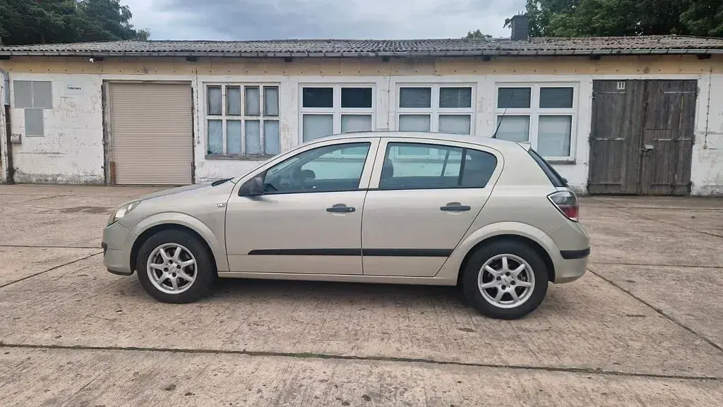 Gebraucht Opel Astra Basis 105 PS (77 kW) 2005 Grau Limousine