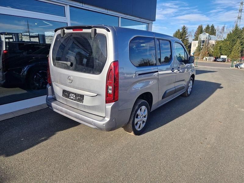 Gebraucht Opel Combo Life Elegance 131 PS (96 kW) 2022 Kontrast grau/quarz silber Van / Kleinbus