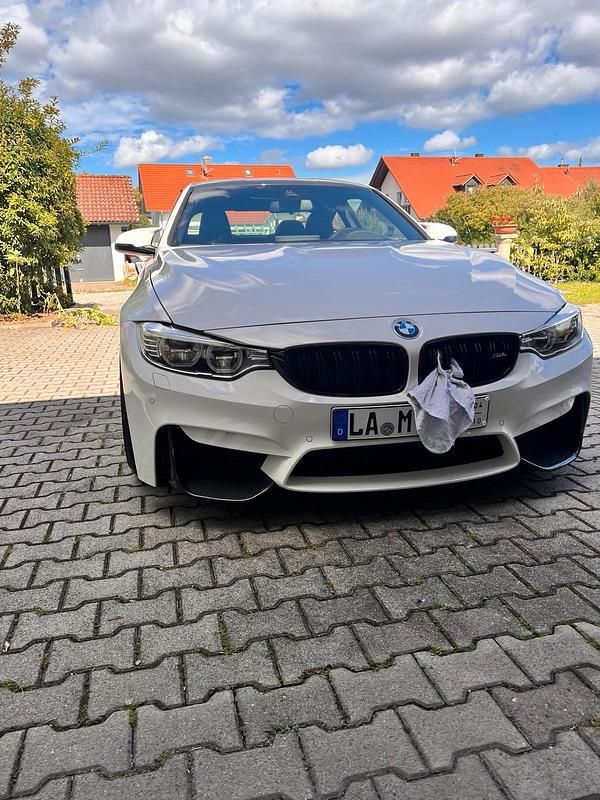 Weiß Gebraucht 2016 BMW M4 Coupé | 59.000 € (Fairer Preis) - Bild 1/4
