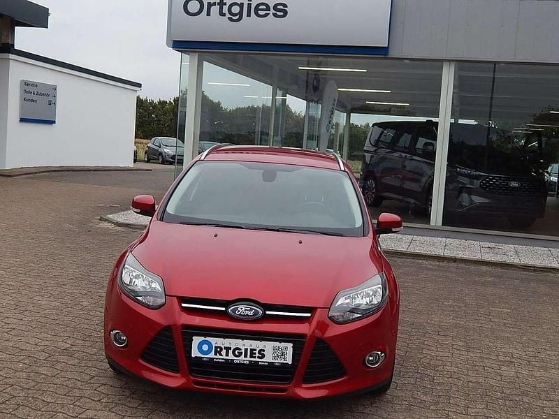 Red candy/candy red Gebraucht 2014 Ford Focus Titanium Kombi | 5.950 € (Fairer Preis) - Bild 1/4